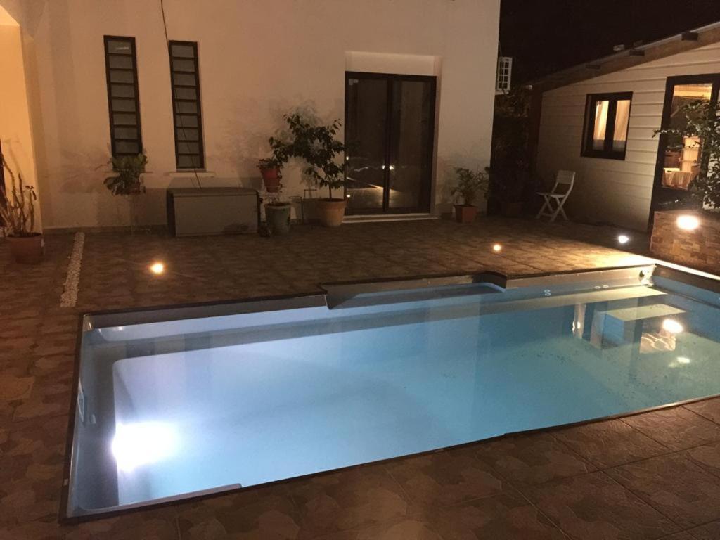 Nicole Residence Avec Piscine Chauffee & Jacuzzi Saint-André Exterior foto