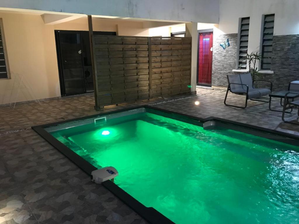 Nicole Residence Avec Piscine Chauffee & Jacuzzi Saint-André Exterior foto