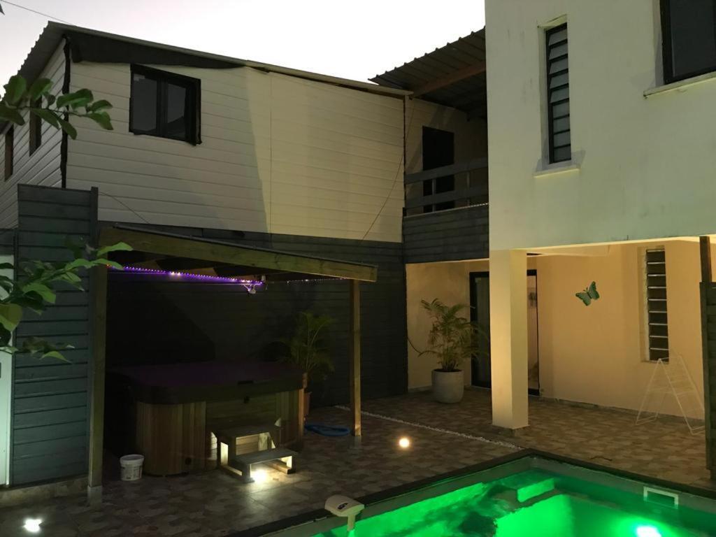 Nicole Residence Avec Piscine Chauffee & Jacuzzi Saint-André Exterior foto